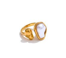 Load image into Gallery viewer, Ring Alua – 18K Gold-Plated Stainless Steel Abstract Pearl Ring