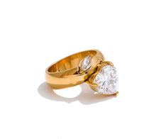 Load image into Gallery viewer, Ring Liora – 18K Gold-Plated Stainless Steel Heart-Cut Statement Ring