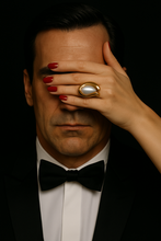 Load image into Gallery viewer, Ring Aisha – 18K Gold-Plated Stainless Steel Adjustable Ring with Water Drop Pearl