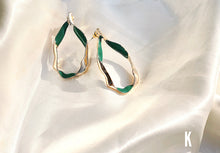 Load image into Gallery viewer, Amor Set Forest Green  Triangular  Earring Hoops