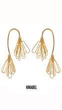Charger l&#39;image dans la galerie, Meeire Large long Dangle Gold Earrings