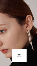 Charger l&#39;image dans la galerie, Fatima Long Tassel Diamond Drop Earrings