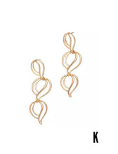 Charger l&#39;image dans la galerie, Mayo Gold Tripled Round Pendant Earrings