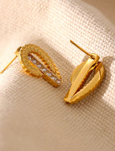 Load image into Gallery viewer, Hera Gold Leaf Shaped Geometric Earrings